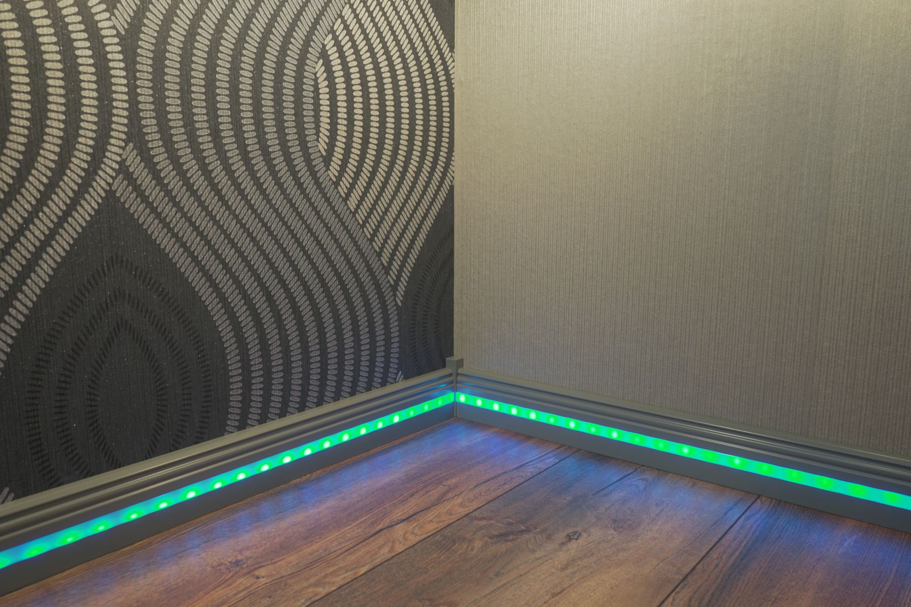 KuPro Aluminiumfussleiste grau/LED