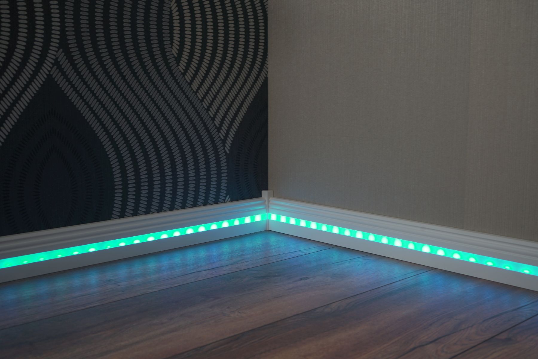 KuPro Aluminiumfussleiste weiß/LED