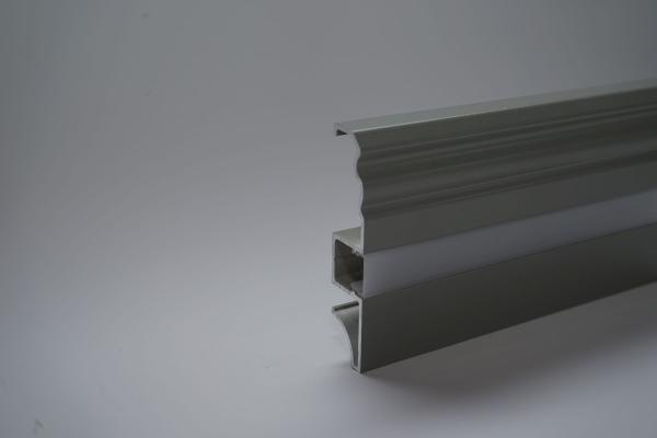 KuPro Aluminiumfussleiste grau/LED
